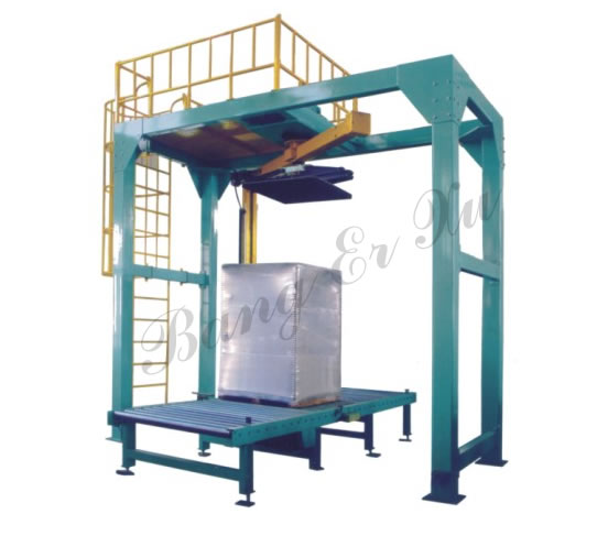 <b>懸臂壓頂在線式纏繞包裝機</b>